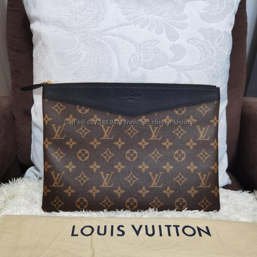 Ảnh Louis vuitton clutch màu nâu da mono sz Medium miệng đen khoá vàng 